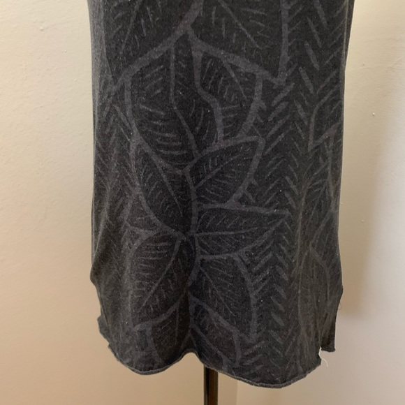 10 Tree | Grey Leaf Print Tank - Picture 3 of 6